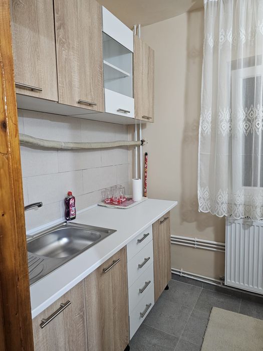 Închiriez apartament 2 camere
