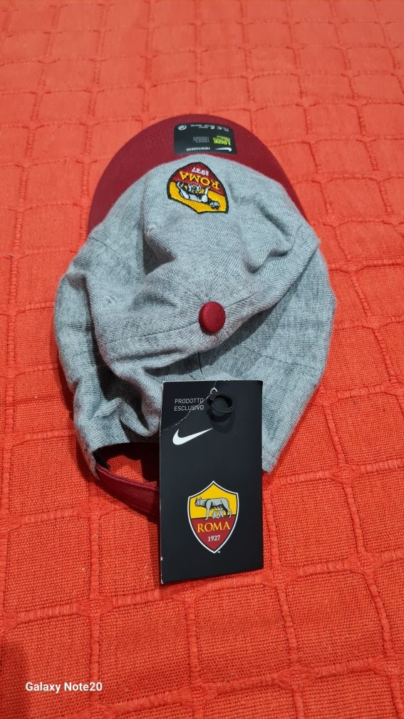 Sapca Nike  Roma si Tommy Hilfiger