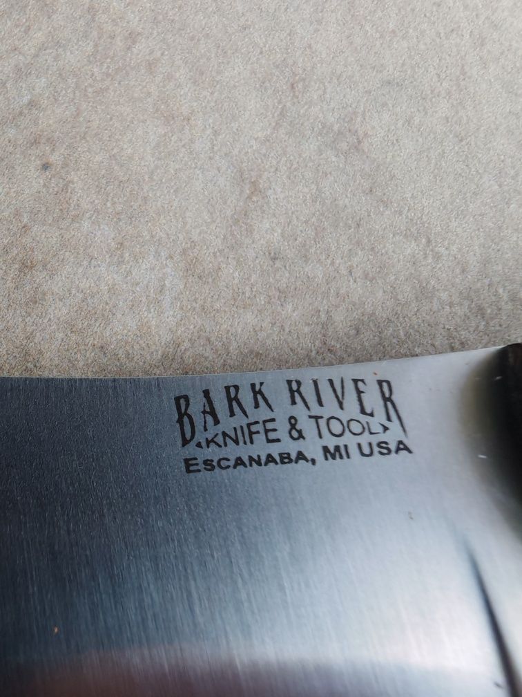 Продавам нож bark river WOLF RIVER SKINNER,