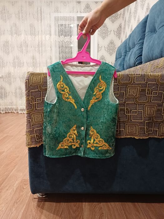 Продам жилетку национальную.