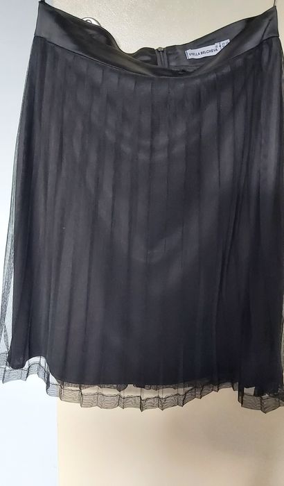 Черна пола, официална