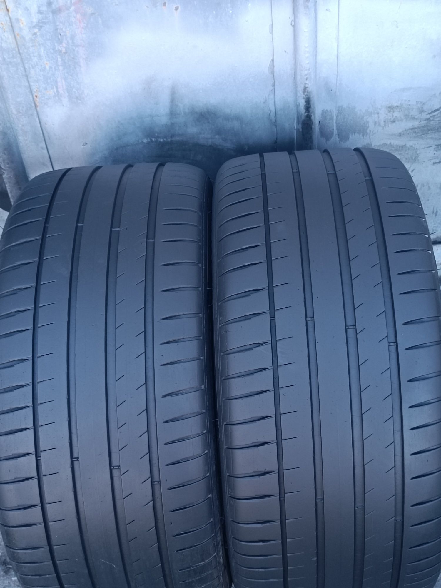 275/40/19 Michelin