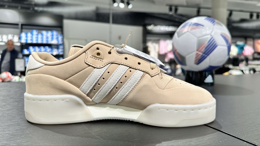 Adidas Rivalry Lux Low originali , piele ( marime 41.1/3 )