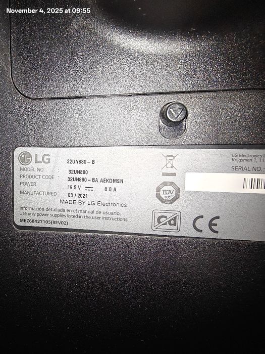 Монитор LG Ergo 32 & 27 inch