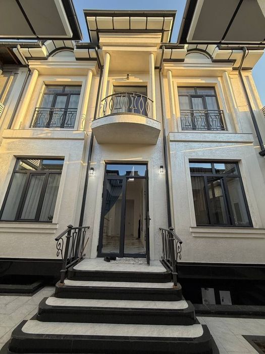 Новый шикарный евродом с мебелью и техникой в Юнусабаде