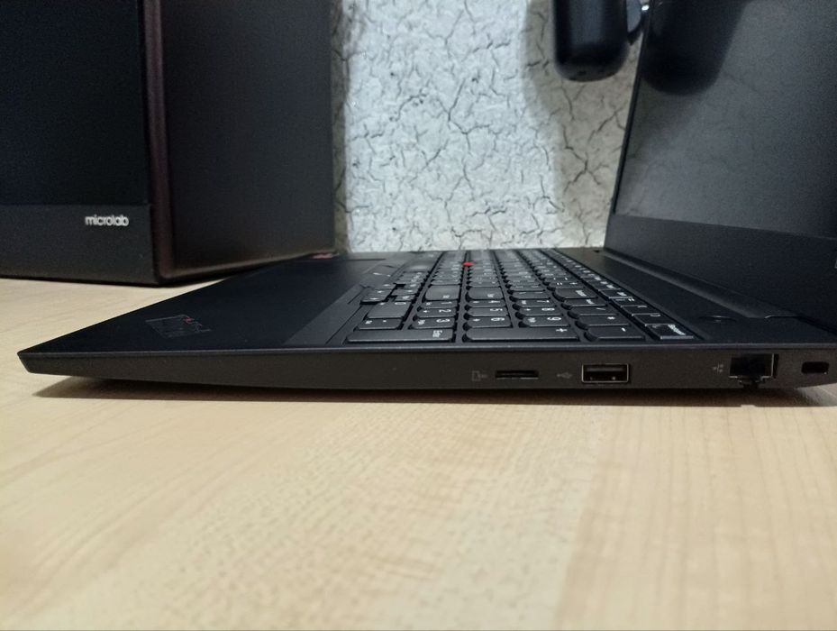 LENOVO ThinkPad E595 15,6" IPS FHD/ RYZEN 5 3500U/ 8GB DDR4/256GB NVMe