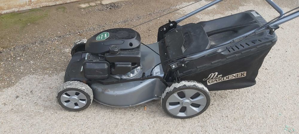 Косачка бензинова самоходна Хонда-Брикс