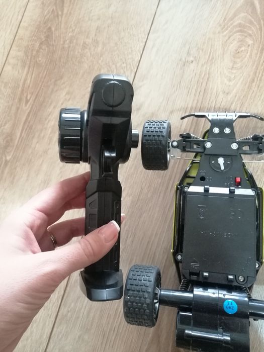 Кола с дистанционно