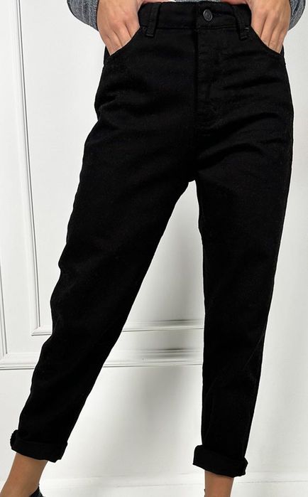 Дънки  размер С чисто нови