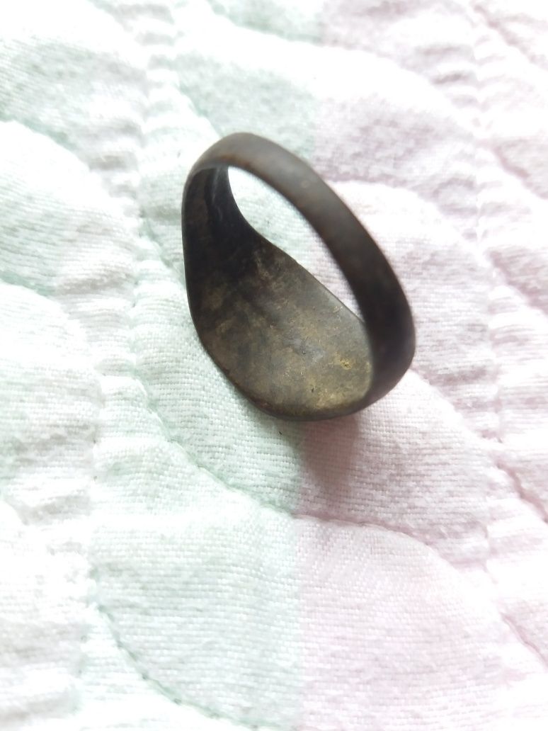Старинный бронзовый перстень