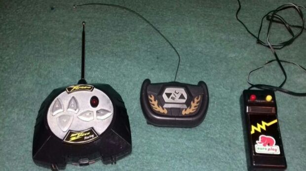 Boxe si difuzor Tv 10W/4ohmi,5W,3W/4ohm si telecomenzi masinute 27Mhz;