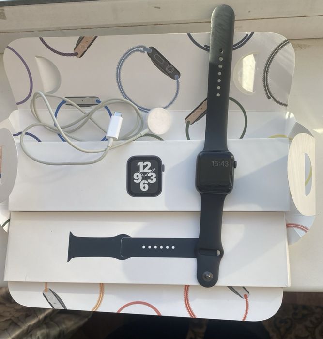 Apple WATCH se 44 mm в идеальном состояний оригинал