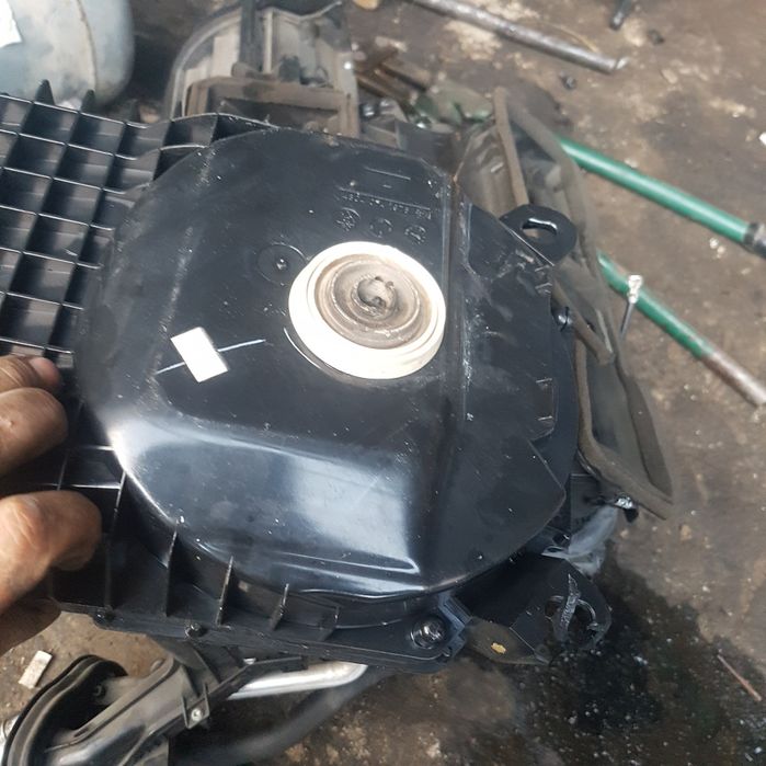 Бушониера за БМВ е90 2.0д 163кс