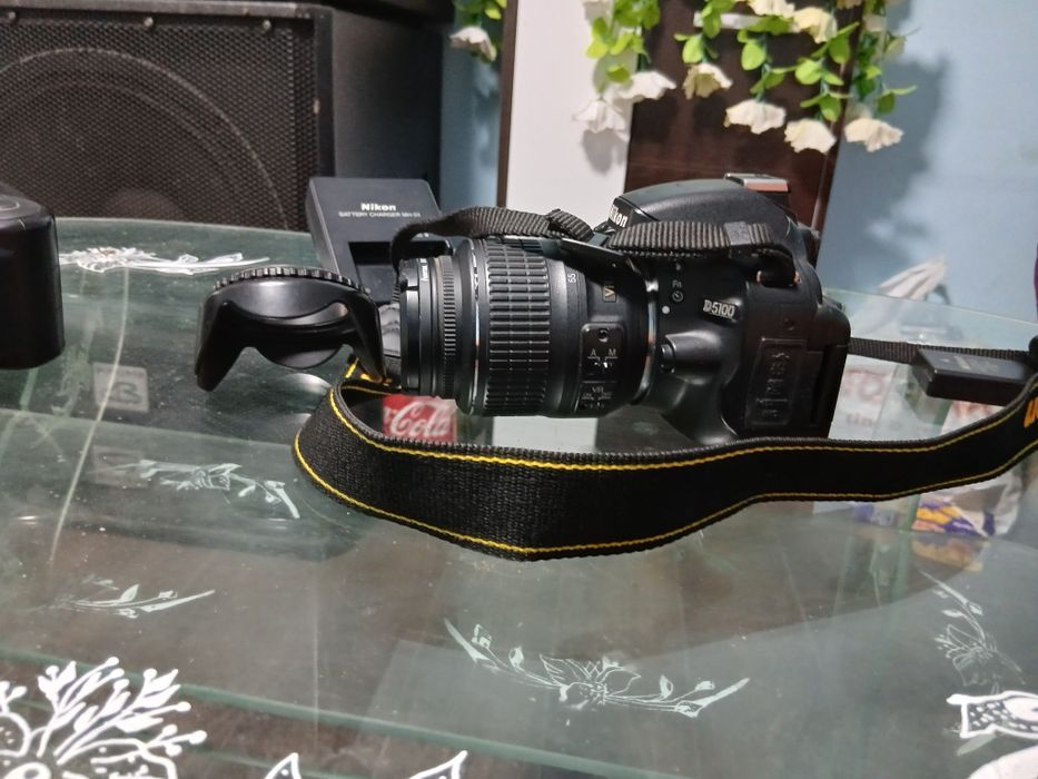 Vind aparat foto Nikonistas  3000 lei