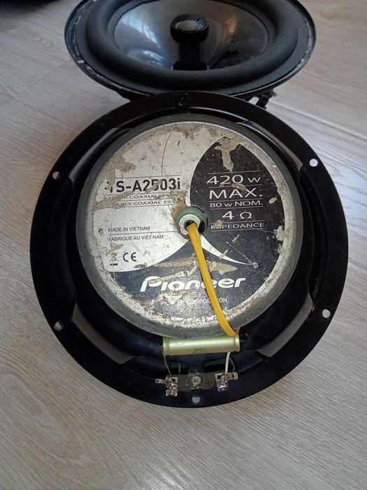 Продам 10 дуймовый мид басс динамики Pioneer TS-A2503i в хорошем состо
