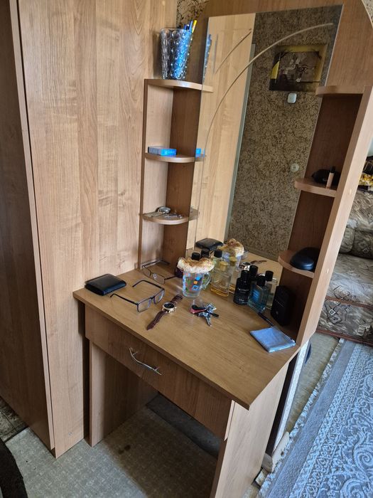 Продам Трюмо в отличном состоянии