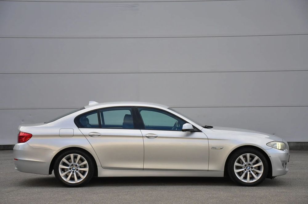 BMW Seria 5 BMW 525d X-Drive Xenon, Soft Close, Navigatie, Camera Surround View