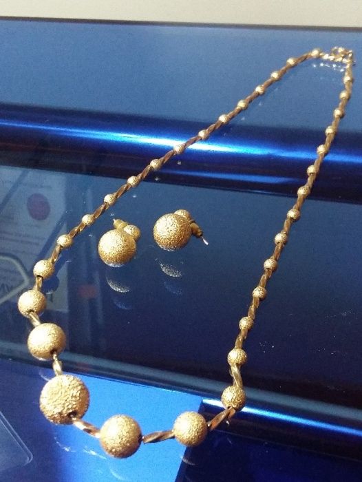 Бижутерия (колье и серьги)