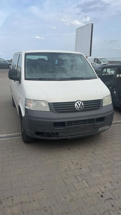 Dezmembram Volkswagen Transporter T5 1.9TDI din 2007