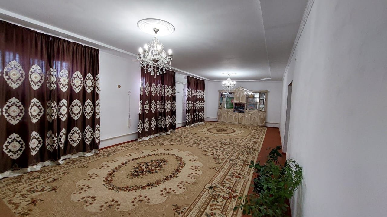 Үй сатылады,5 бөлмелі КБИ, Байтақ көш, 9 үй. Саудасы бар.Септик бар.