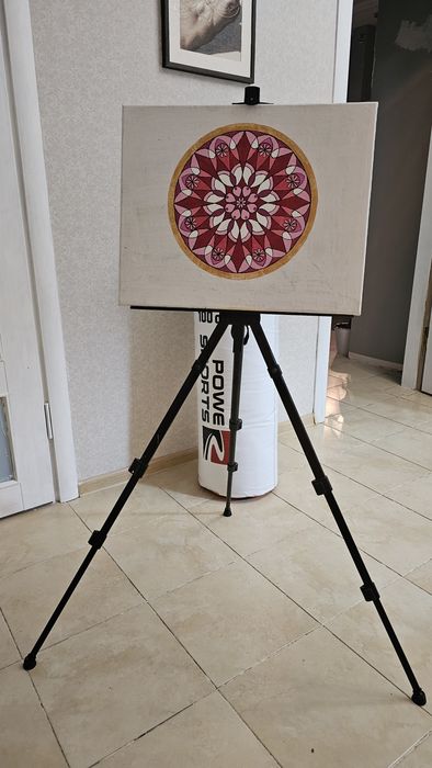 Продам Мольберт напольный