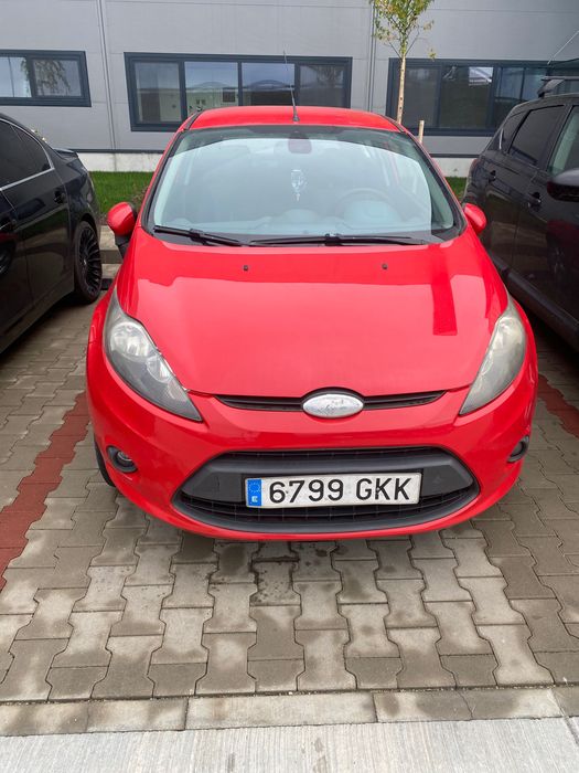 Vând Ford Fiesta