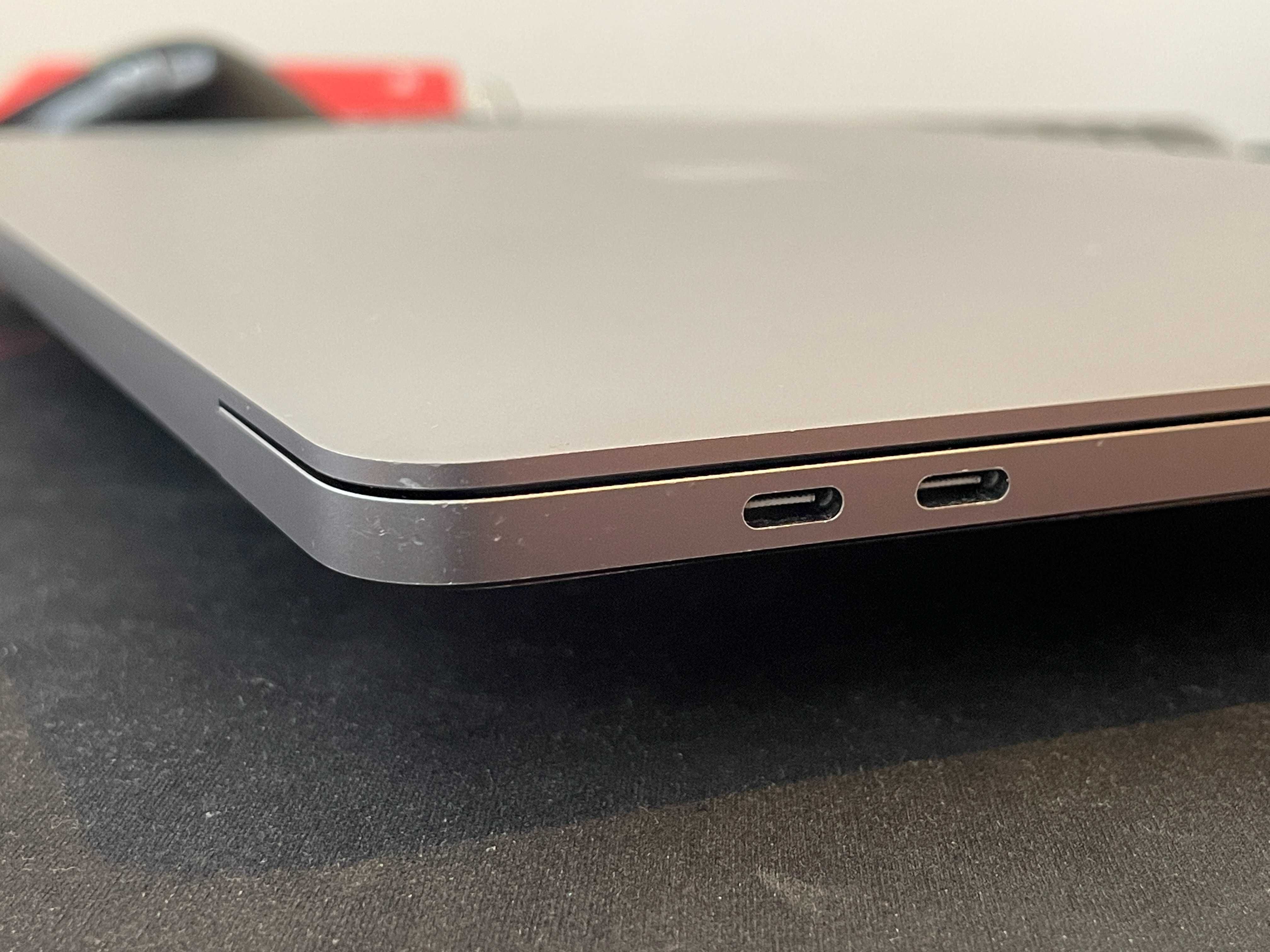 MacBook Pro 16 2019 i7 AMD 512 GB 16 GB - Laptop Personal