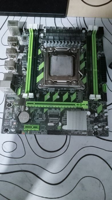 комплект внутренних комплектующих в рабочем состоянии:

- ПрПродаётся