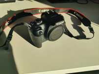 Aparat foto DSLR Canon 1300D