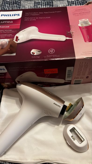 Фотоепилатор Philips Lumea BRI924