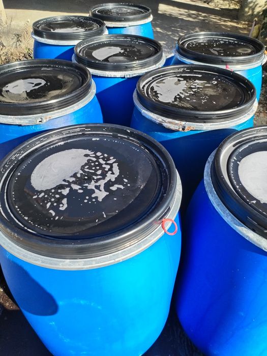 Vând butoaie de plastic