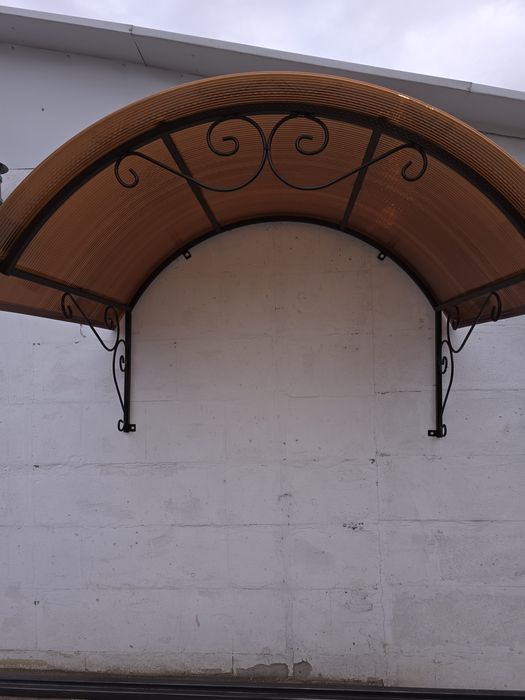 Продам козырьки новые