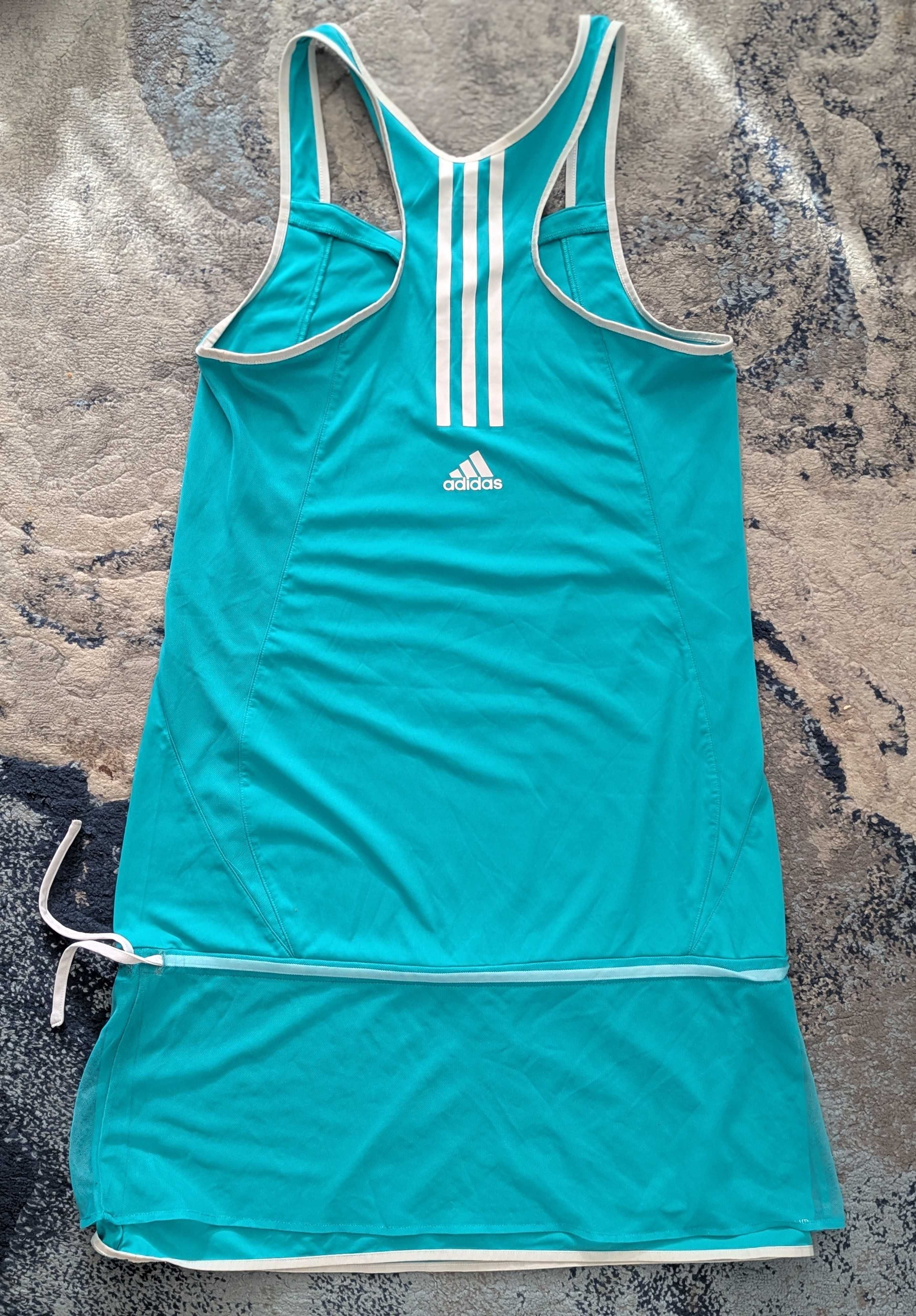 Оригинална рокличка на Adidas