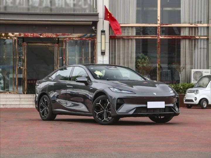 Deepal L07 | 550Max Huawei Gankun Intelligent Driving ADS SE Version