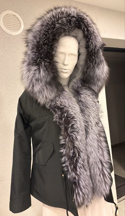 Geaca parka neagra cu blana naturala