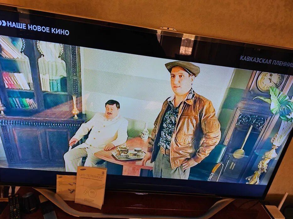 Продам телевизор Samsung 65”