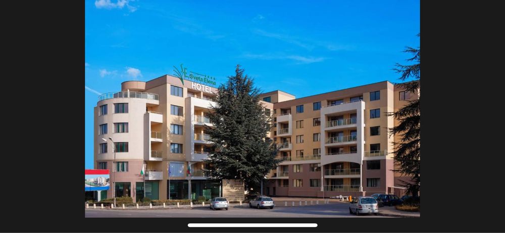 Гараж с контрол на достъпа, ток и асансьор.