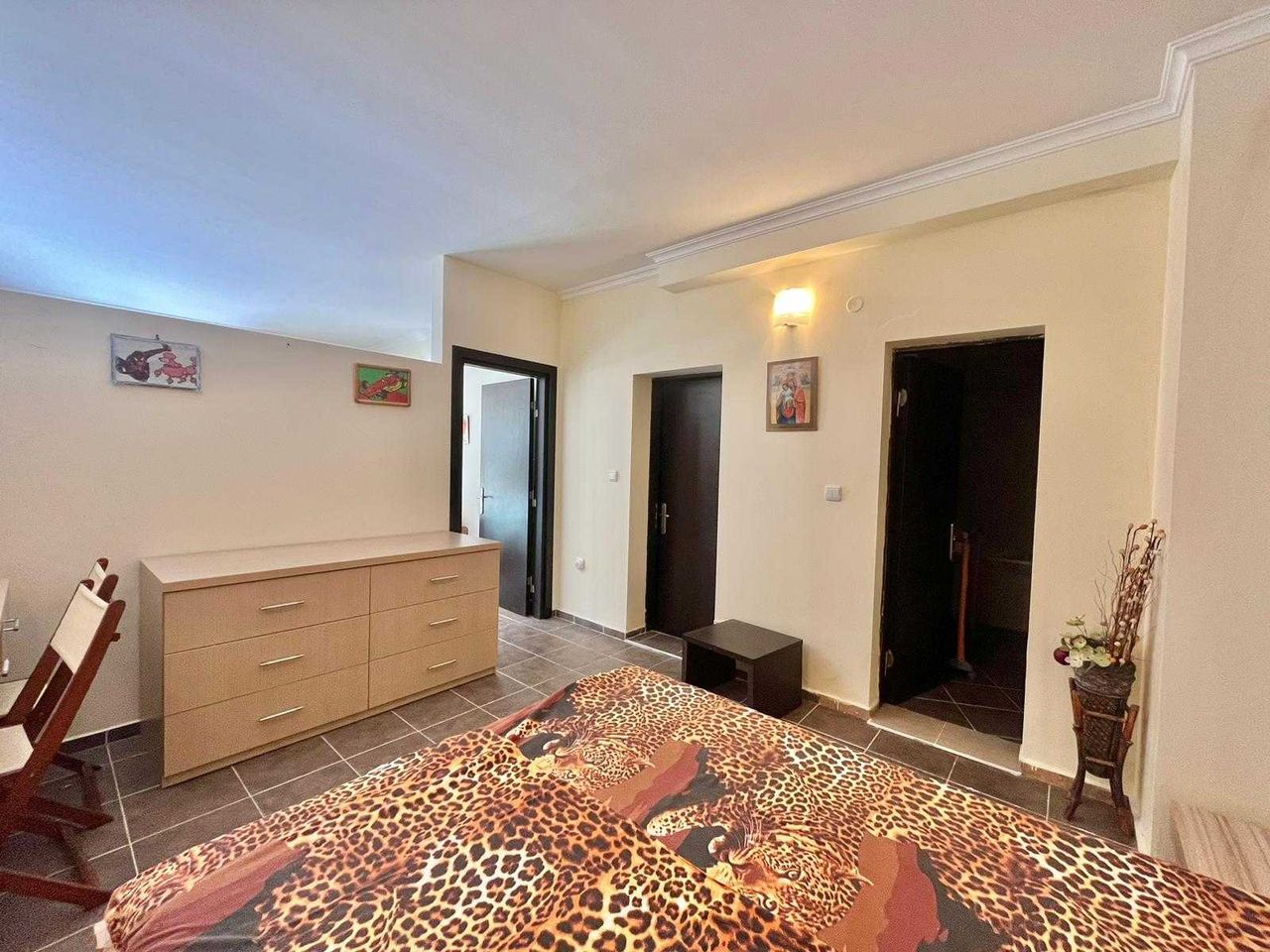 Дава се под наем Тристаен апартамент в Свети Влас - 75 кв.м за 1000 € - Снимка #13