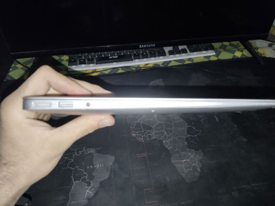 Macbook air sotiladi. (Karobka dokument)