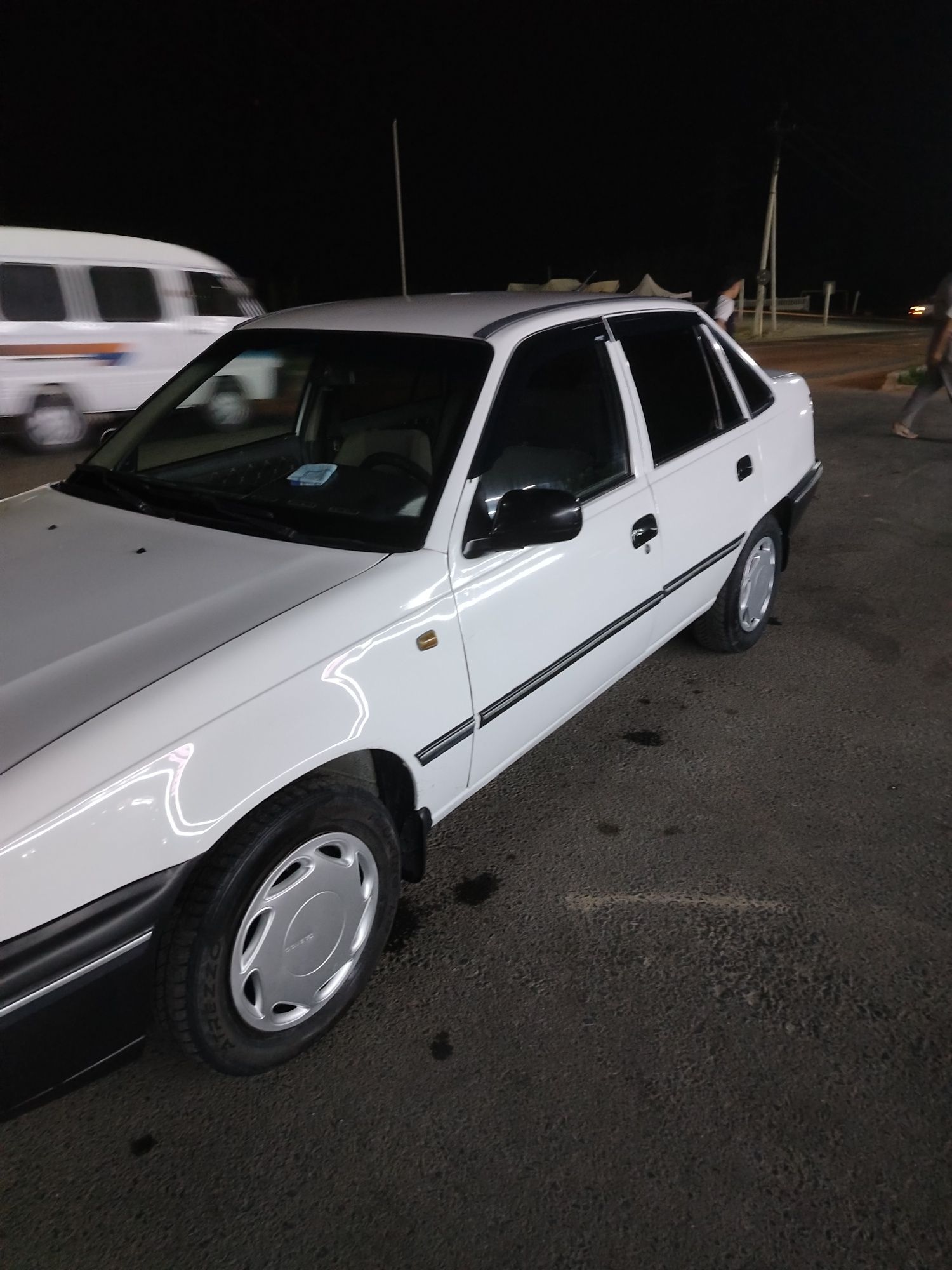 Nexia1 sons rangi oq 2008 xarajati yoq narxi 35mln kelishiladi