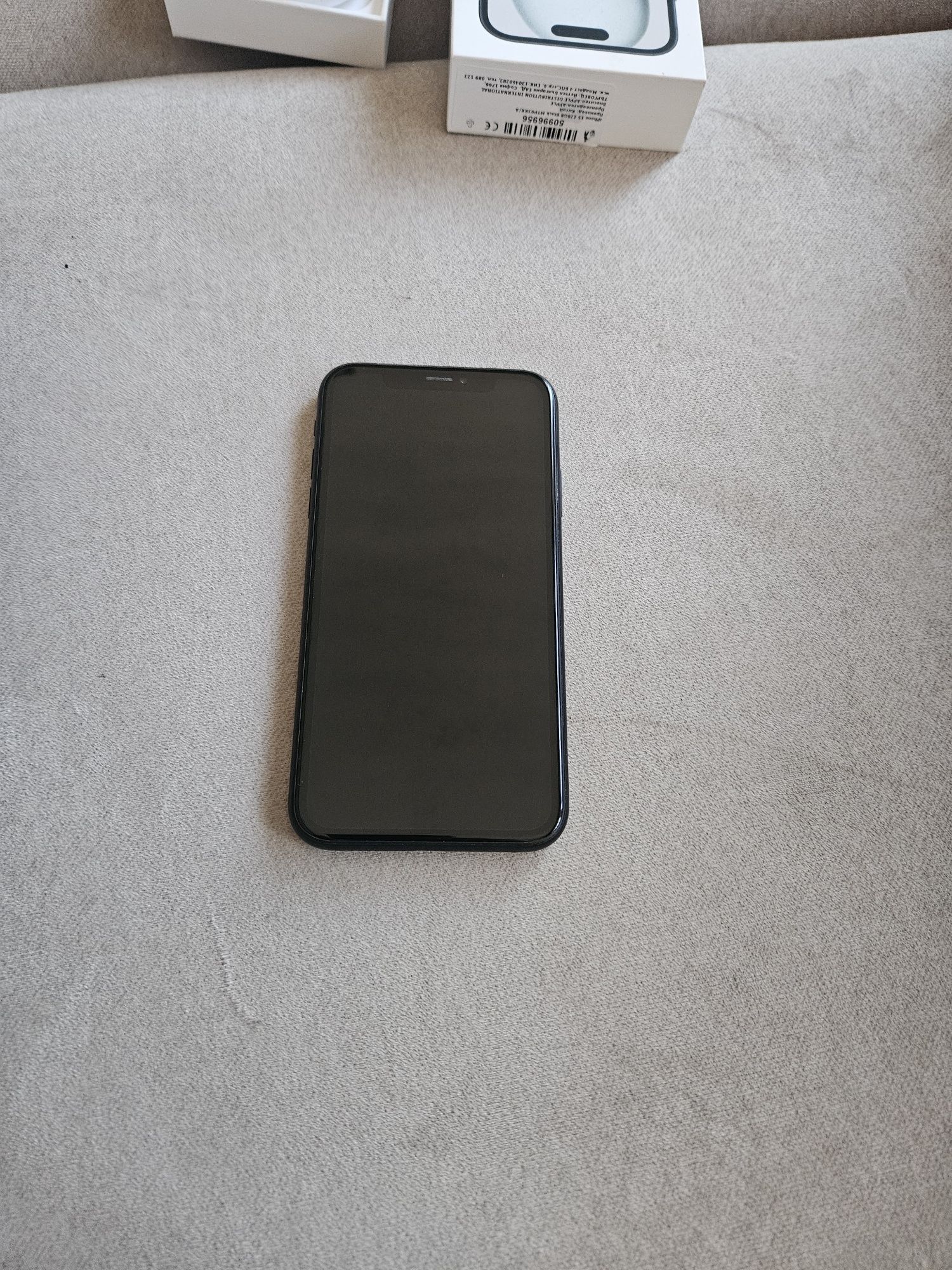 Продавам Iphone 10 xr