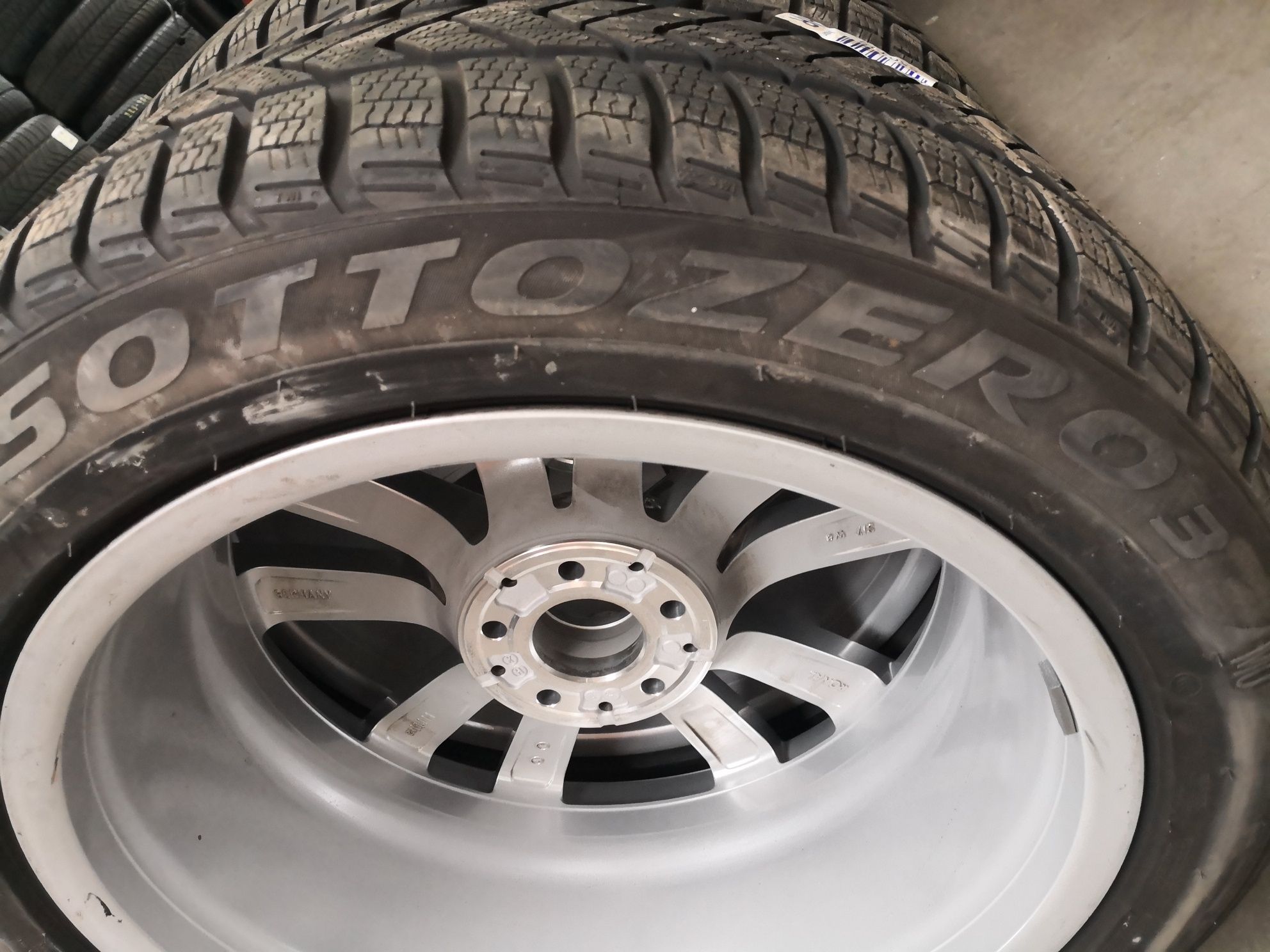 255 45 19 цола гуми като нови Pirelli dot 23