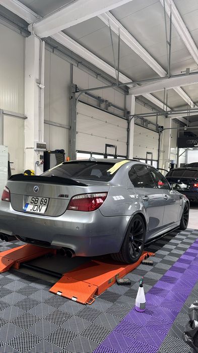 Vând BMW M5 V10 5.0