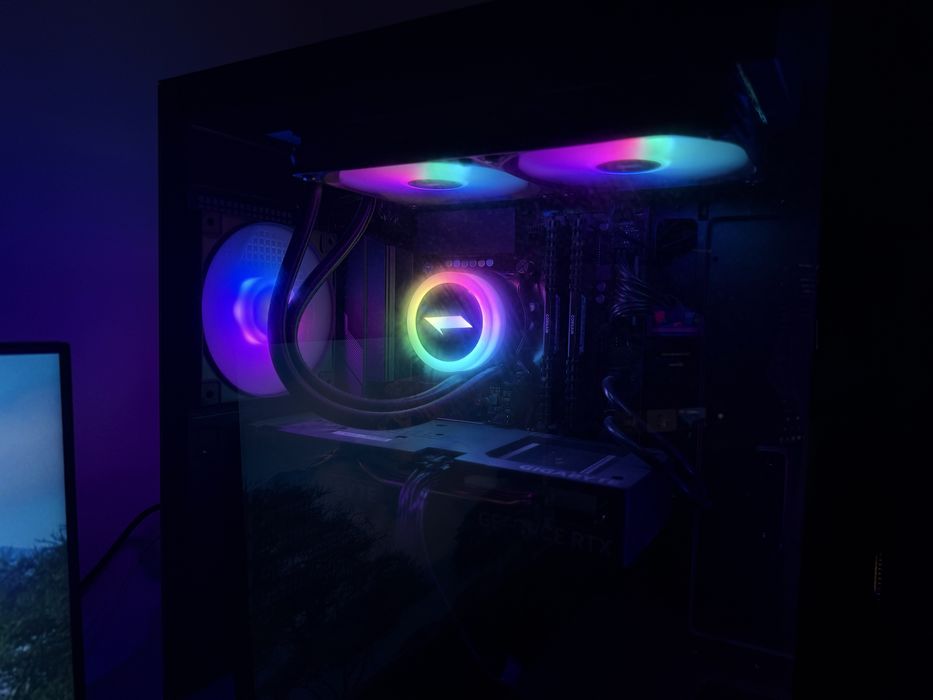 Vand/ schimb pc gaming