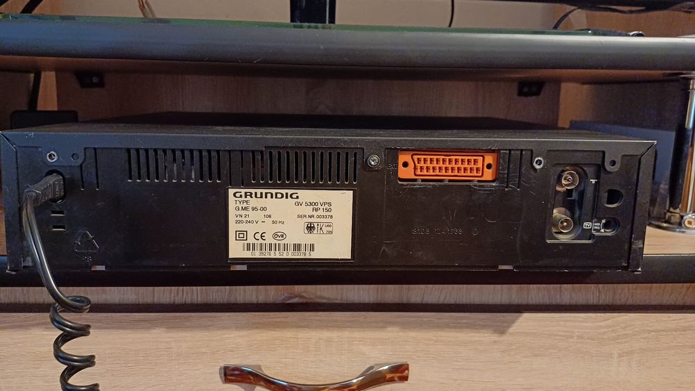 De vânzare video player cu înregistrare ORION  și recorder GRUNDING