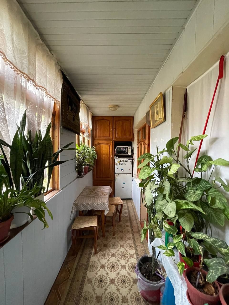Uy sotiladi 4 kavotli uyni 4 qavati