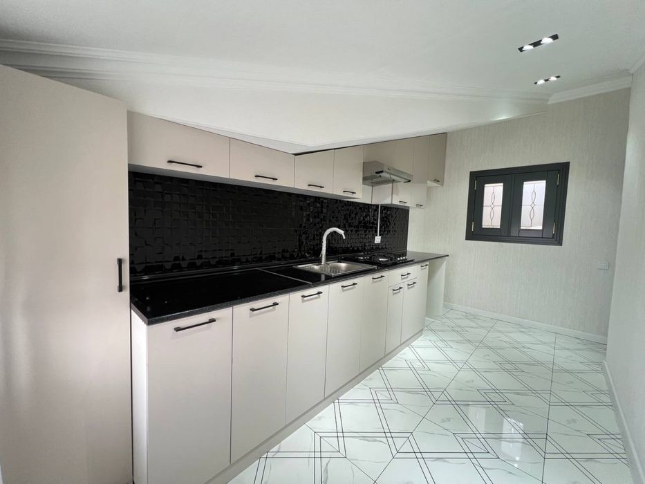 3 xonali kvartira sotiladi. Aeroport