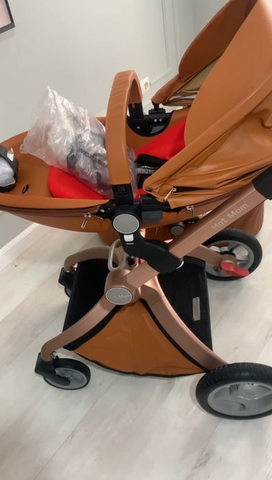 Детская коляска Hot-Mom