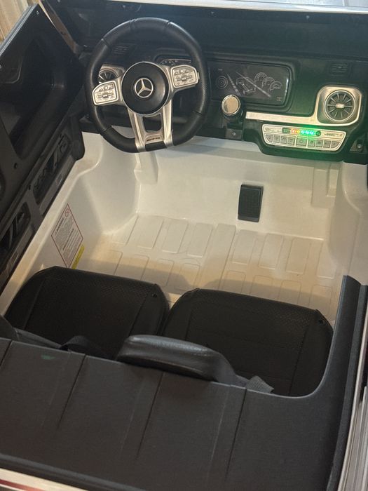 Mercedes AMG белый детский электромобиль