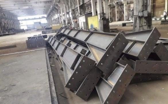 Vând stâlpi și ferme pt strctura metalică